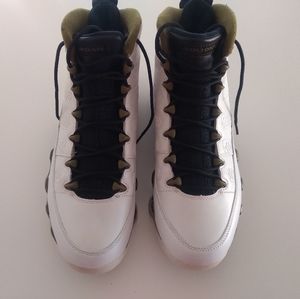 Nike Air Jordan 9 Retro "Statue"